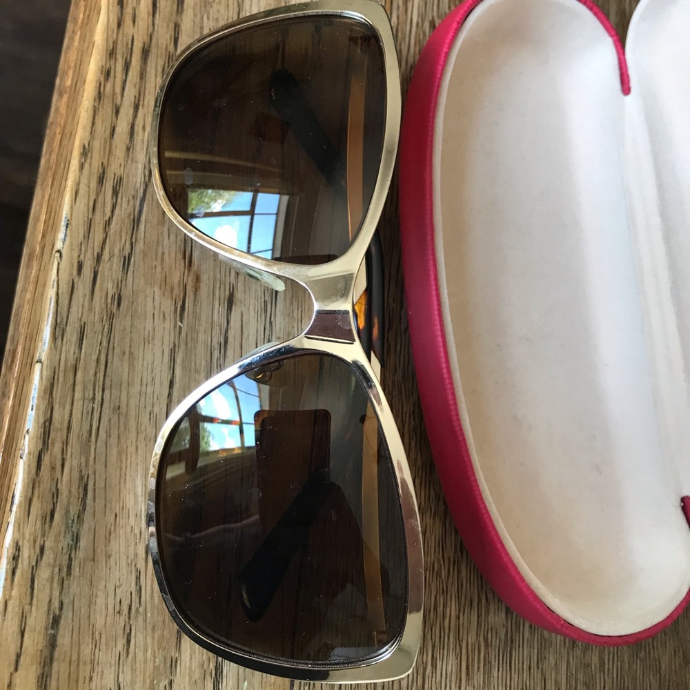 Gold framed prescription sunglasses - Picture 2 of 3